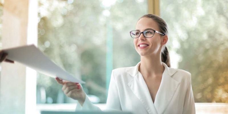 How to improve Performance Reviews for Remote Teams - Featured image