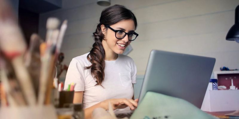 Top best practices for remote performance reviews - Featured image