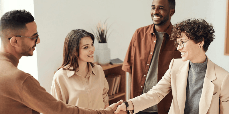 50+ Employee Recognition Examples That Inspire - Featured image