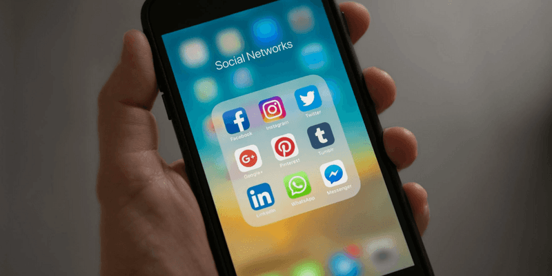 Social Media Manager Job Description: Duties & Salary 2026 - Featured image